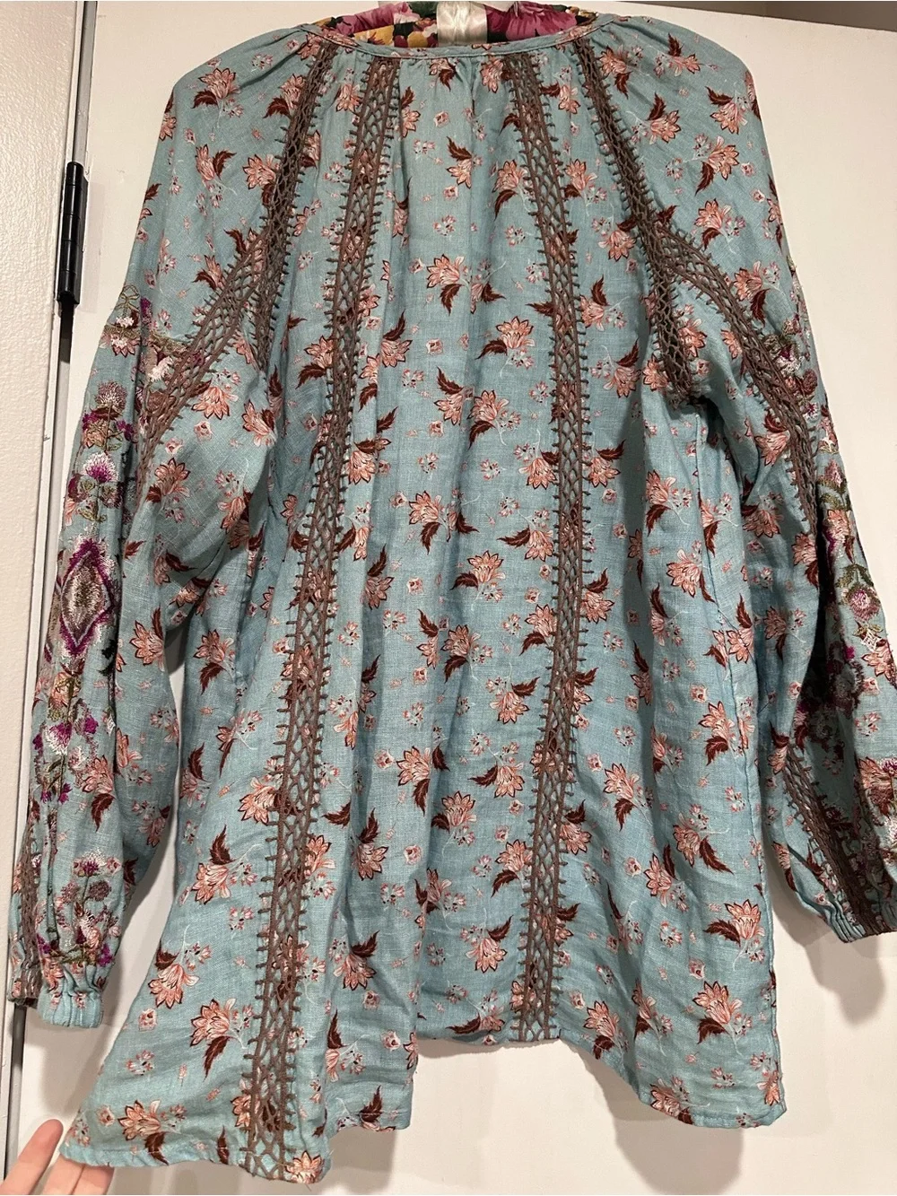 Sundance Light Blue Floral Embroidered Boho Blouse size Large like new condition - Picture 6 of 7